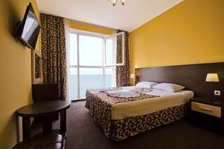 Гостиница Илиада Адлер Улучшенный двухместный номер с 1 кроватью и видом на море-1