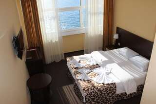 Гостиница Илиада Адлер Улучшенный двухместный номер с 1 кроватью и видом на море-3